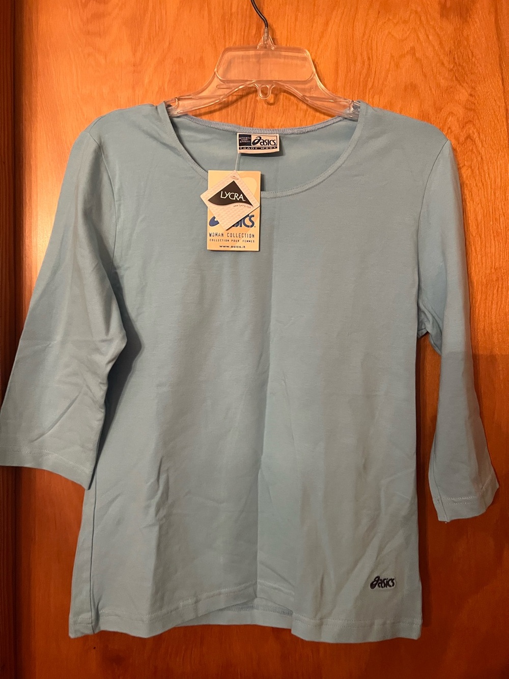 NWT ASICS size XL light blue 3/4 sleeve athletic wear top t-shirt